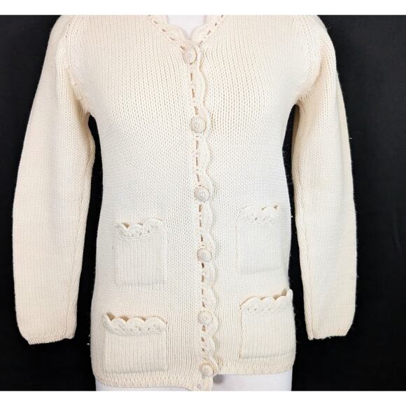 Vintage 60s Cardigan Sweater Cream Wool Scalloped Trim Misses Size 34 - Picture 3 of 6